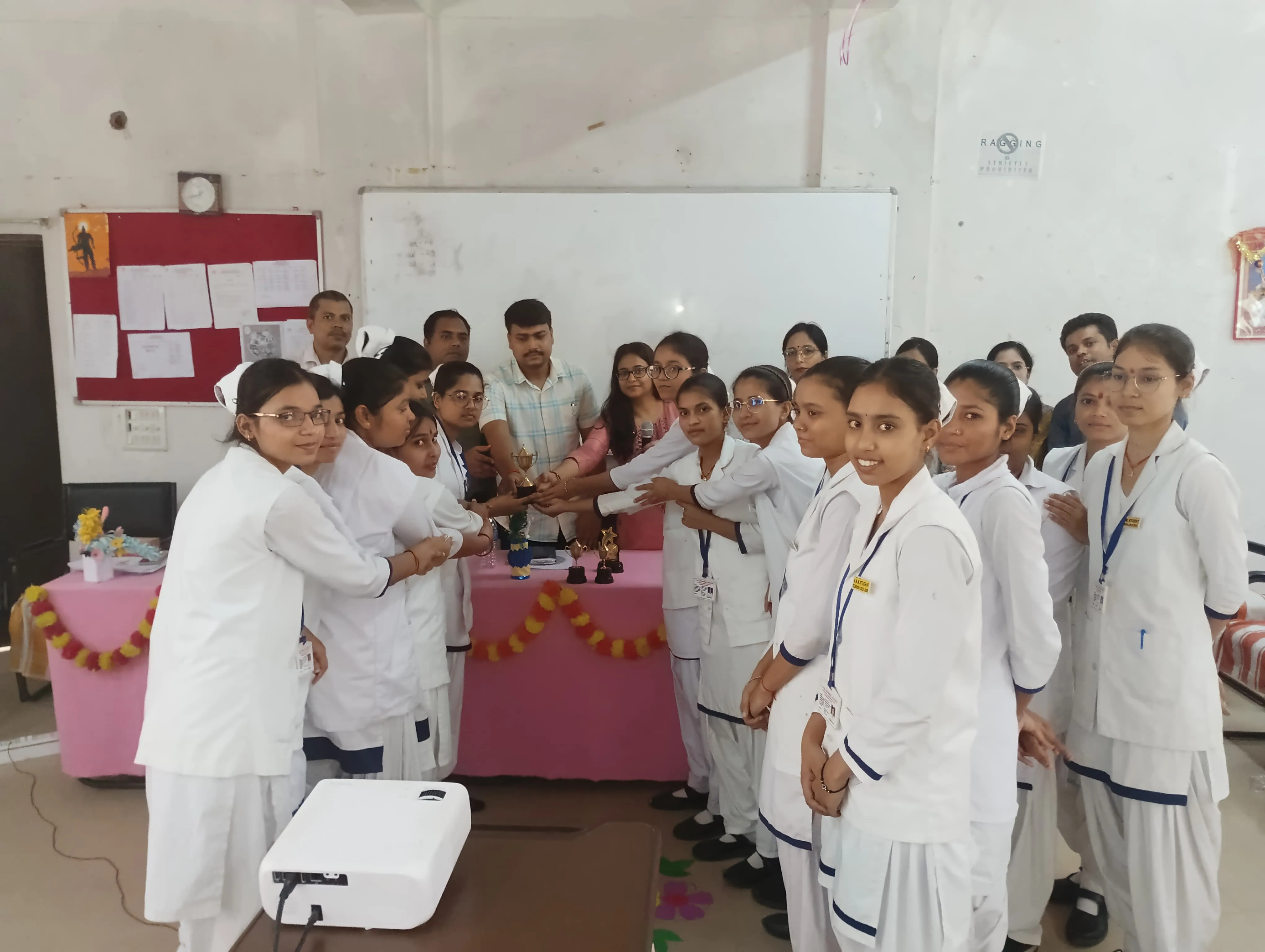 Grihjyoti | विश्व माहवारी स्वच्छता दिवस पर किशोरियों को किया गया...